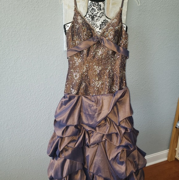 Prom dress - Picture 1 of 1